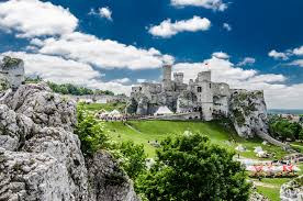Ogrodzieniec Castle – Poland’s Limestone Fortress of Legends